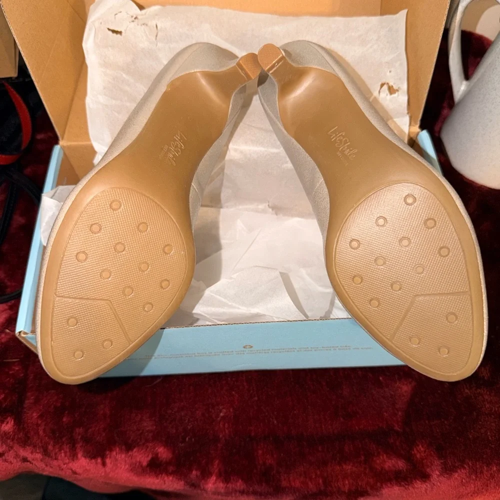 Life Stride NIB Women's Glittering Champagne Heels